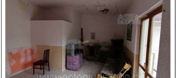 Studio in Giffoni Valle Piana, Italy No. 31188 18