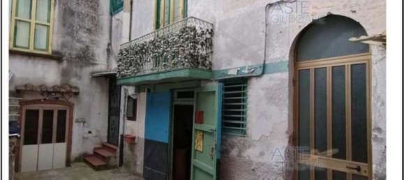 Studio in Giffoni Valle Piana, Italy No. 31188 8