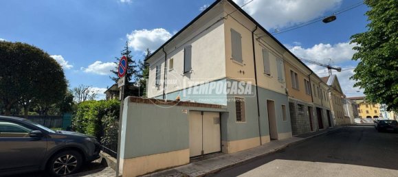 3 bedrooms House in Mirandola, Italy No. 333308 8