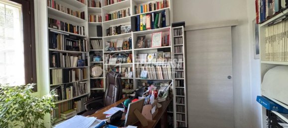 3 bedrooms House in Mirandola, Italy No. 333308 3