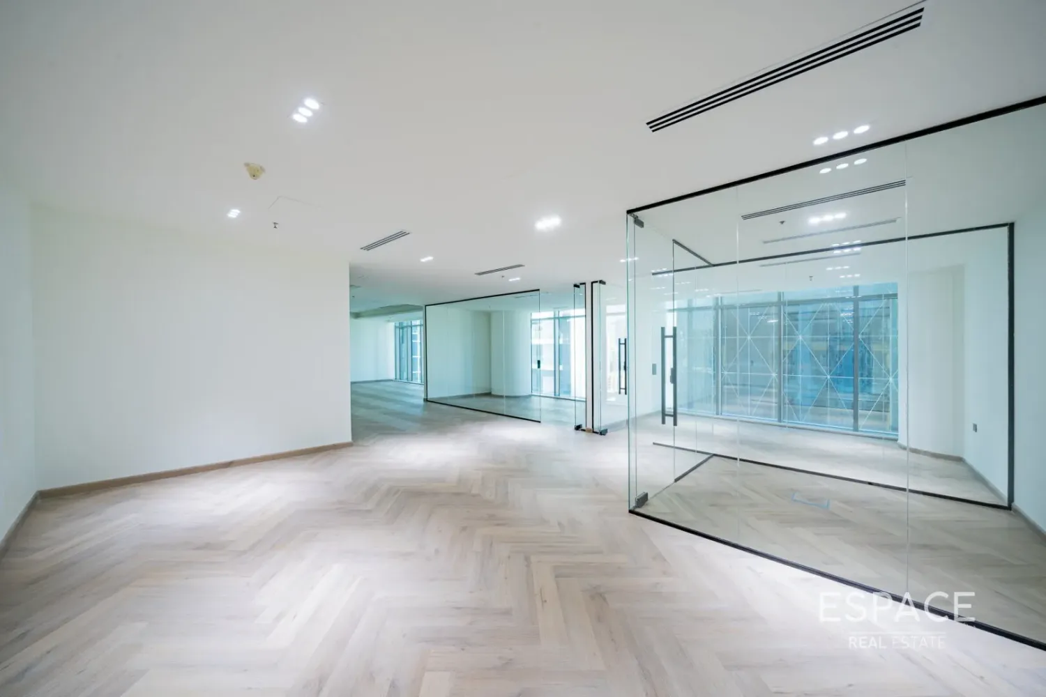 120m² Office in Business Bay, UAE No. 111352