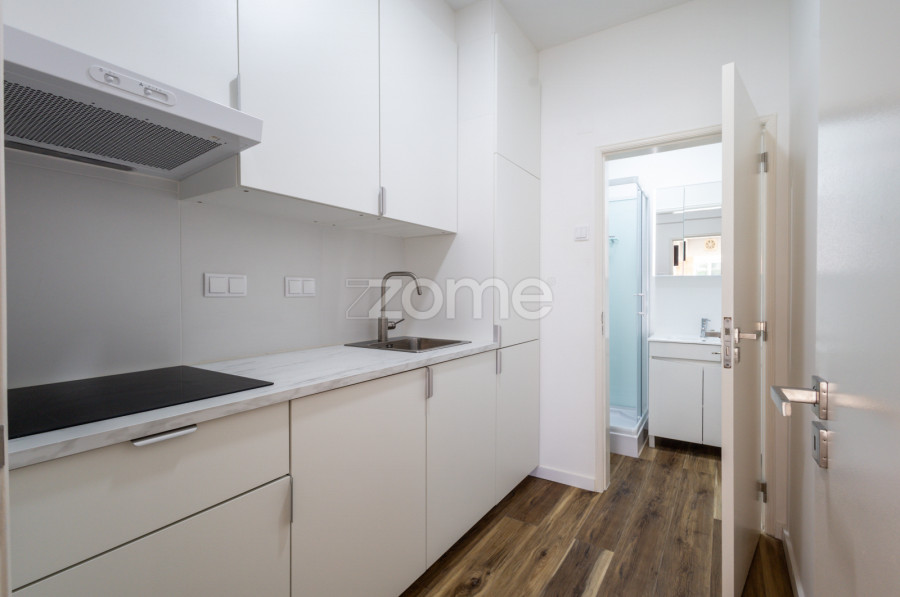 Gewerbliche Immobilie in Lisbon, Portugal 27m², Nr. 200400