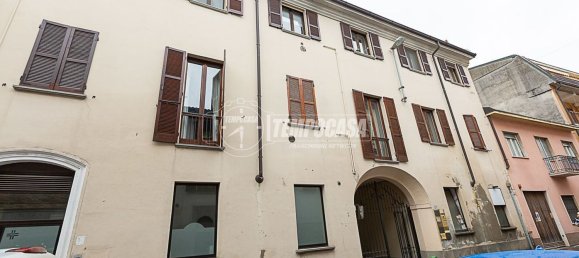 3 rooms Apartment in Codogno, Italy No. 6413 32