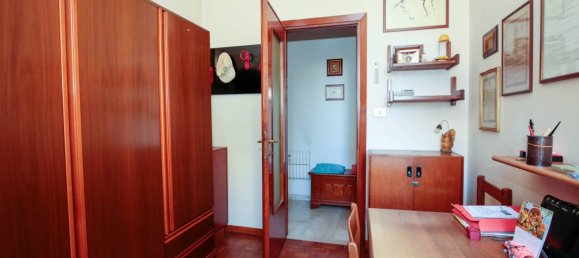 4 bedrooms Apartment in Genoa, Italy No. 329848 18