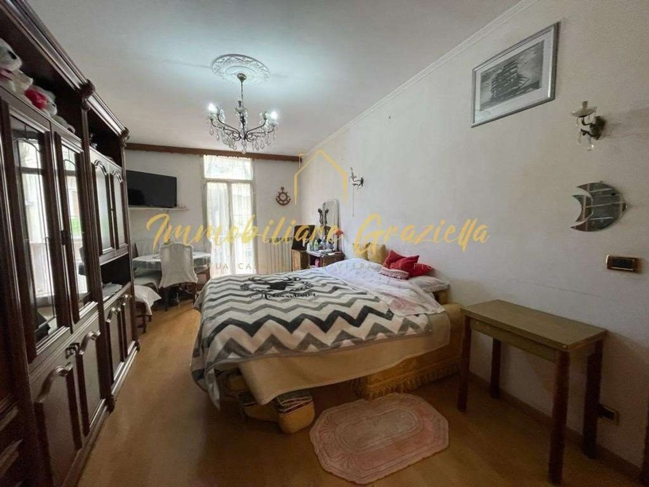 Квартира с 2 комнатами в Вентимилья, Италия № 11684