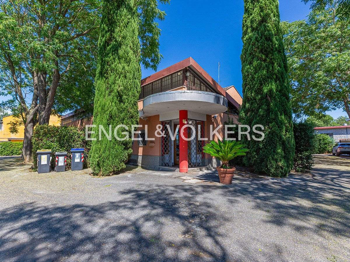 5 rooms Office in Rome, Italy No. 306274