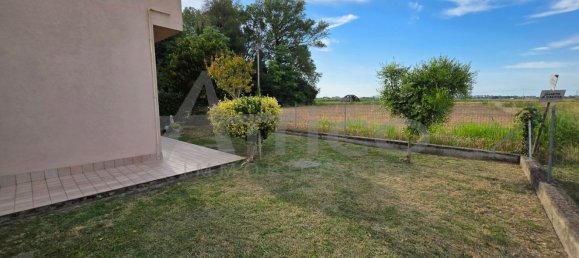 2 bedrooms Apartment in Rovigo, Italy No. 312248 2