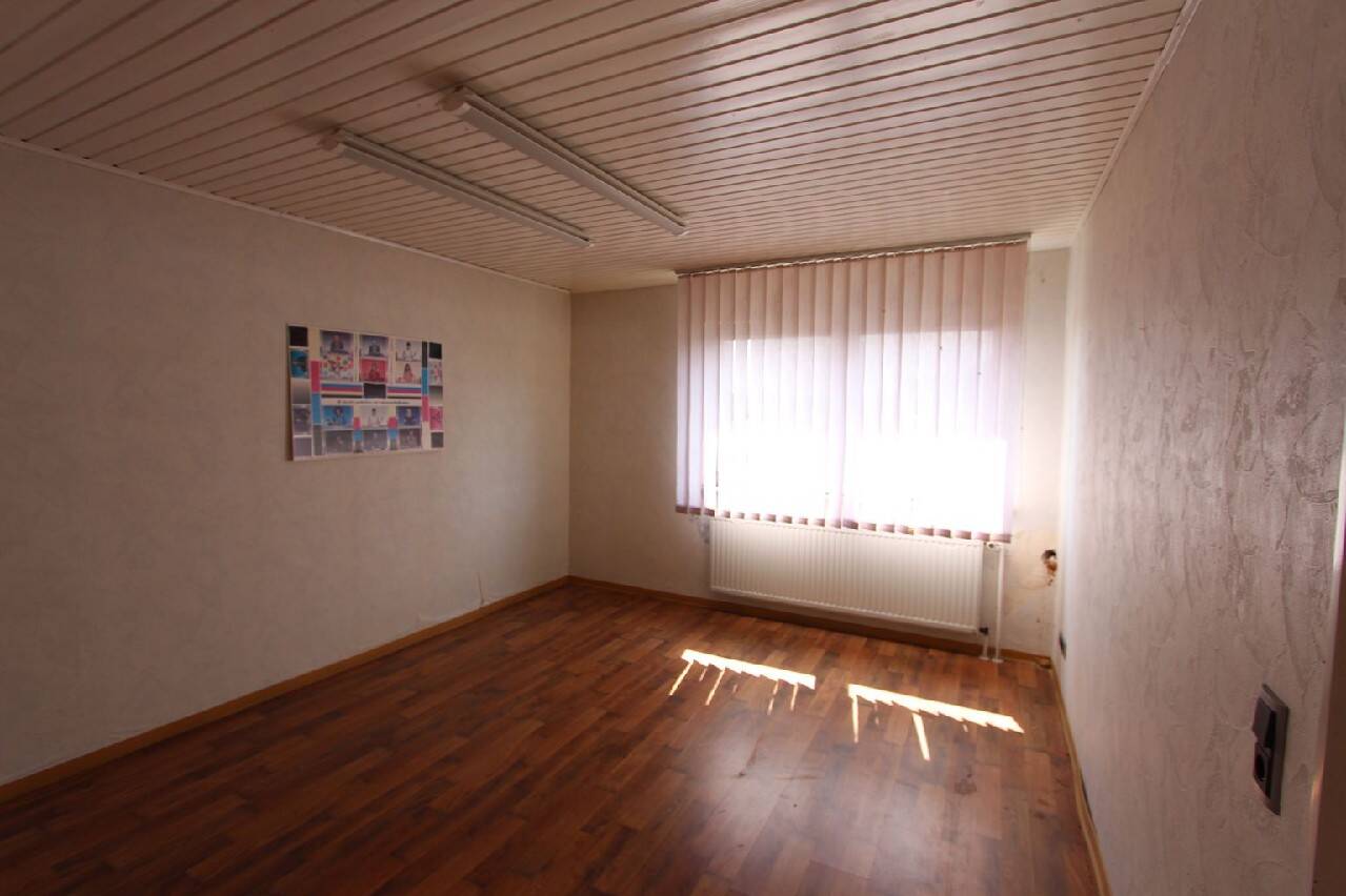 Коммерческая недвижимость 500м² в Оффенбах, Германия № 320259