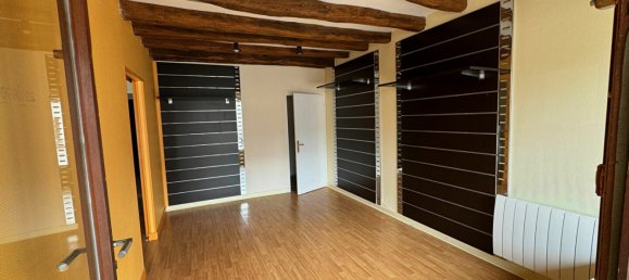 3 غرف نوم بناية في La Chapelle-Saint-Ursin, France رقم 68226 8