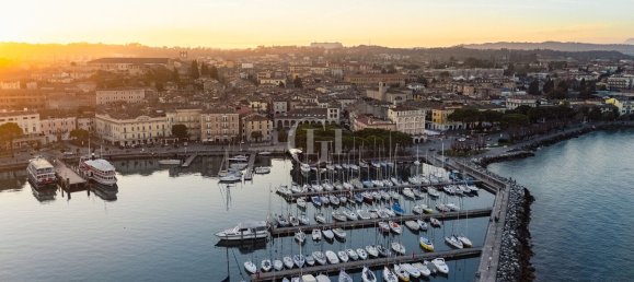 3غرفة شقة في Desenzano del Garda, Italy رقم 307613 29