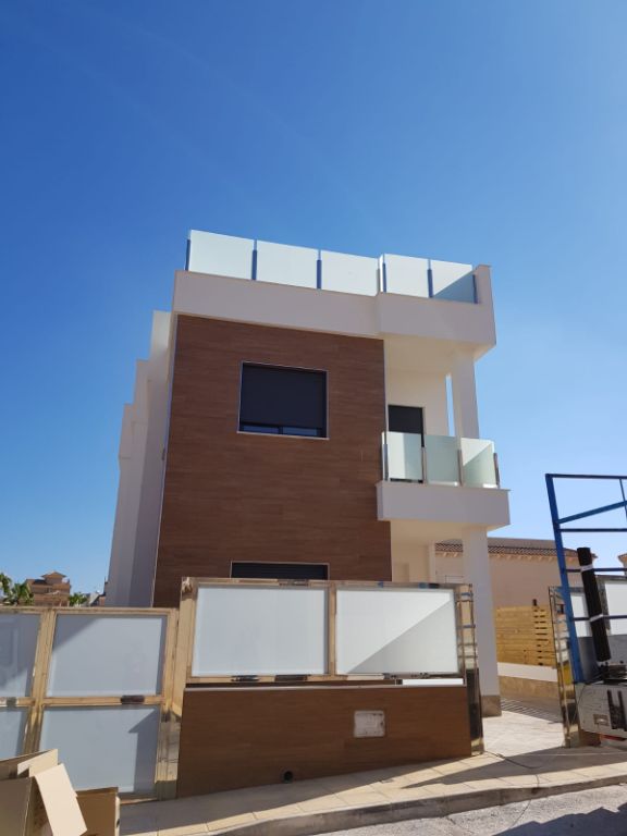 Villa T4 em Villamartin, Spain N.º 8654