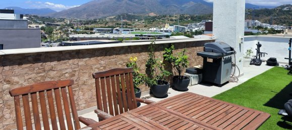 Ático de 3 dormitorios en Estepona, Spain No. 133946 3