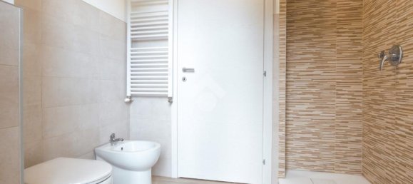 2 غرف نوم شقة في Bergamo, Italy رقم 218900 39