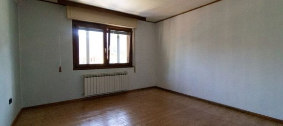 5-salle Appartement à Udine, Italy No. 289903 8