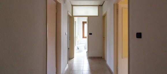 5-salle Appartement à Udine, Italy No. 289903 7