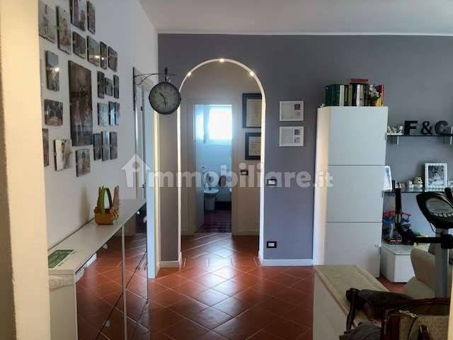 2 Schlafzimmer Wohnung in Como, Italy, Nr. 335010