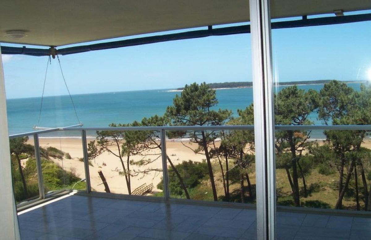 3 bedrooms Apartment in Maldonado, Uruguay No. 5315