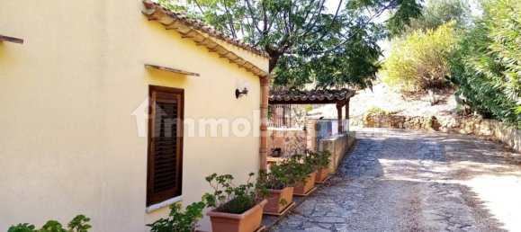 2 Schlafzimmer Villa in Castellammare del Golfo, Italy, Nr. 225788 26