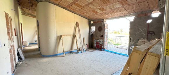 Ático de 3 habitaciónes en Guidonia Montecelio, Italy No. 200134 6