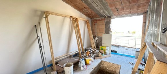 Ático de 3 habitaciónes en Guidonia Montecelio, Italy No. 200134 2