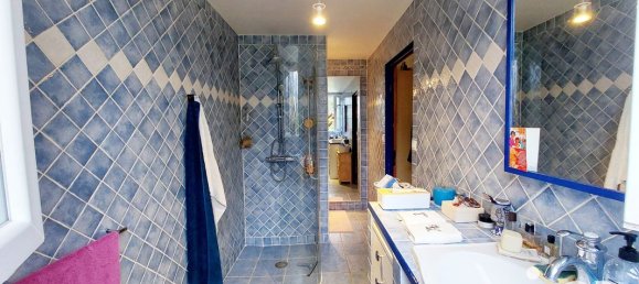 4 chambres Maison à Cerisiers, France No. 323601 12