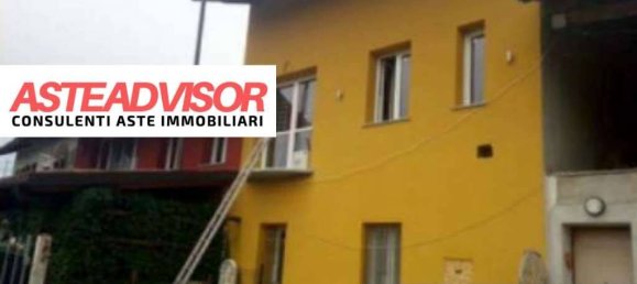 2 bedrooms House in Viale, Italy No. 306573 2