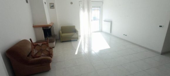 5 rooms Apartment in San Salvo, Italy No. 274108 3