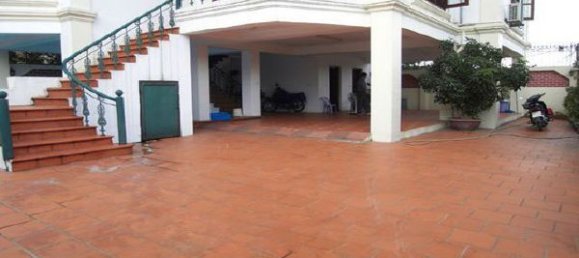 Villa de 5 dormitorios en Tay Ho, Vietnam No. 7122 2