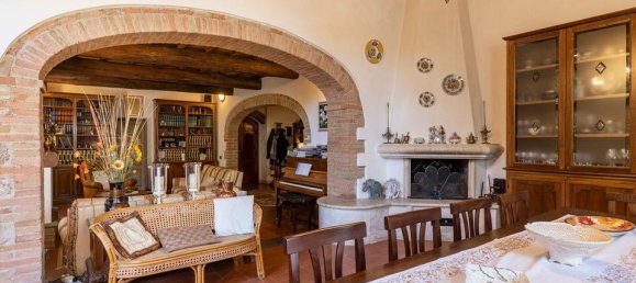 5 bedrooms Villa in Siena, Italy No. 226001 14