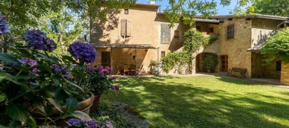 5 bedrooms Villa in Siena, Italy No. 226001 3