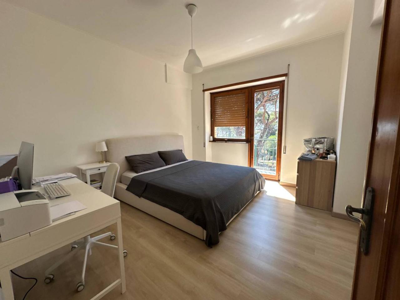 5 rooms Apartment in Rome, Italy No. 41192