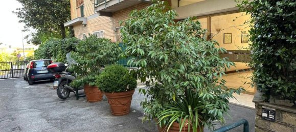 5 rooms Apartment in Rome, Italy No. 41192 4