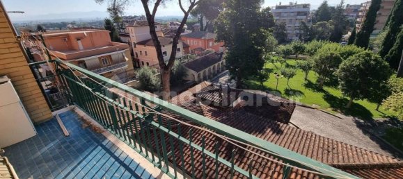 5 rooms Apartment in Rome, Italy No. 41192 3