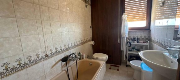 5 rooms Apartment in Rome, Italy No. 41192 20