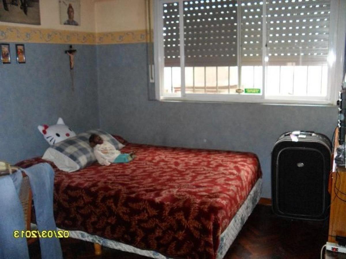 3 bedrooms House in Moron, Argentina No. 71859