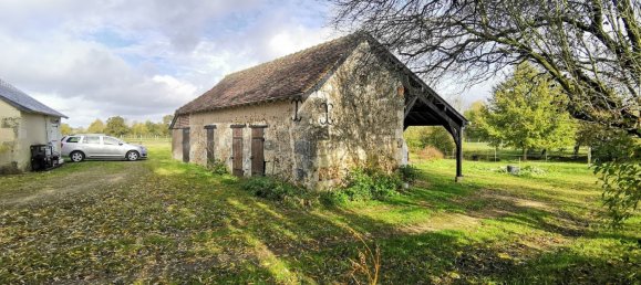 5 bedrooms House in Chateau-la-Valliere, France No. 89360 3