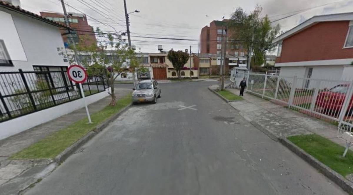 4 bedrooms House in Bogota, Colombia No. 13907