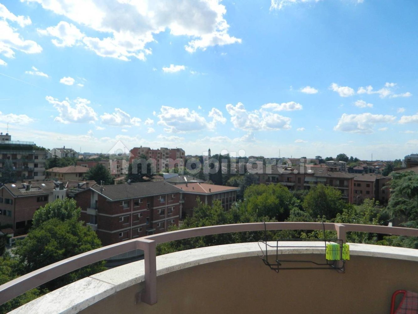 Studio in Monza, Italy, Nr. 259905