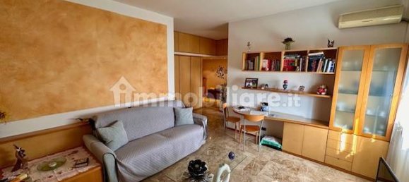 Studio in Monza, Italy, Nr. 259905 5