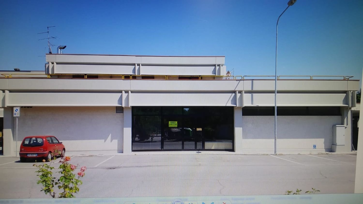 400m² Commercial property in Castelnuovo Rangone, Italy No. 253949