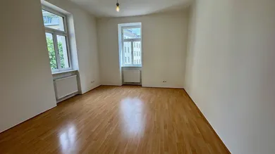 Квартира с 2 комнатами в Пенцинг, Австрия № 240483