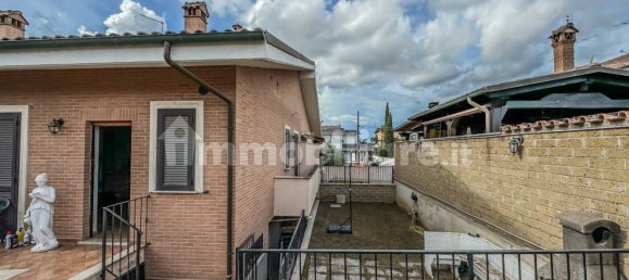 4 bedrooms Villa in Rome, Italy No. 159068 6