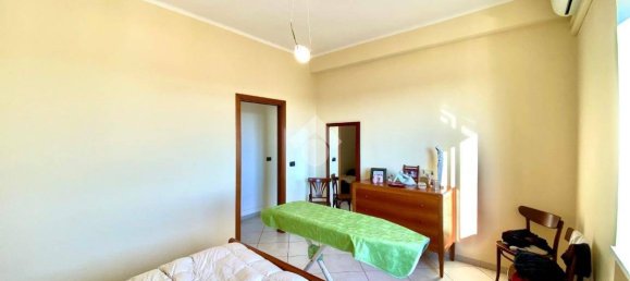 2 chambres Appartement à Bari, Italy No. 159821 8