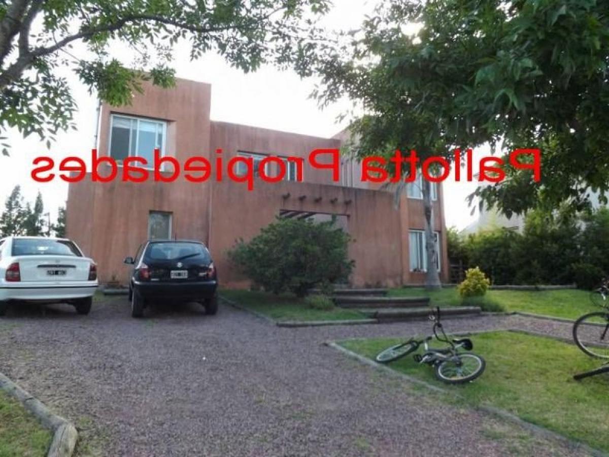2 bedrooms House in Escobar, Argentina No. 61643