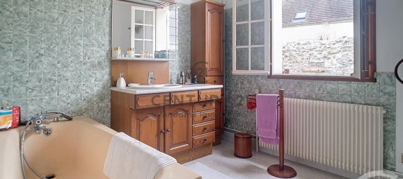 4 bedrooms House in Crepy-en-Valois, France No. 250225 12