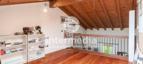 3 غرف نوم فيلا في Brescia, Italy رقم 331065 16