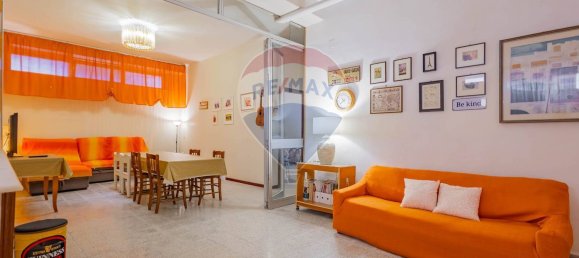 132m² Commercial property in Bari, Italy No. 312764 6