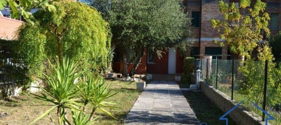 4 bedrooms House in Rimini, Italy No. 329794 2