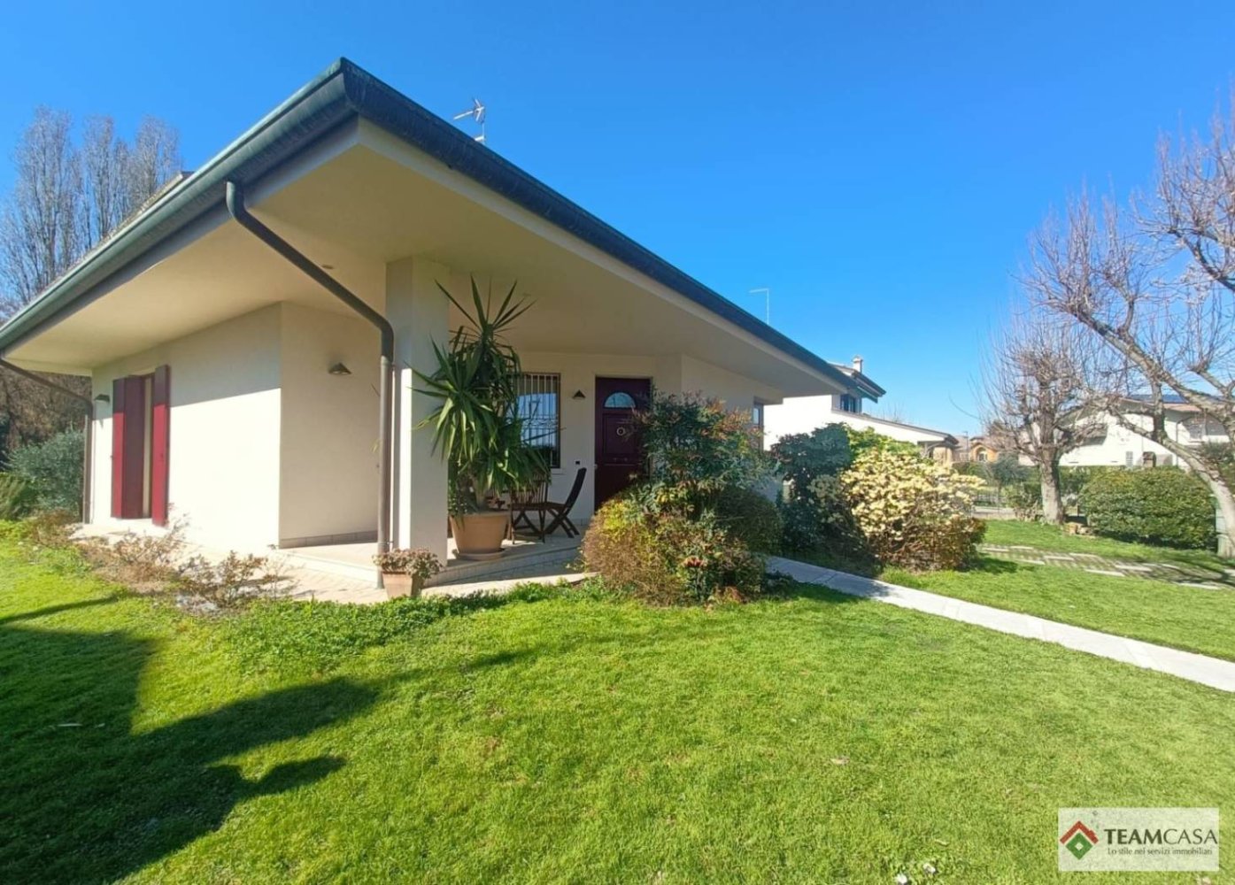 3 bedrooms Villa in Salgareda, Italy No. 228356