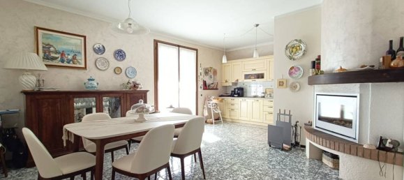 3 bedrooms Villa in Salgareda, Italy No. 228356 8